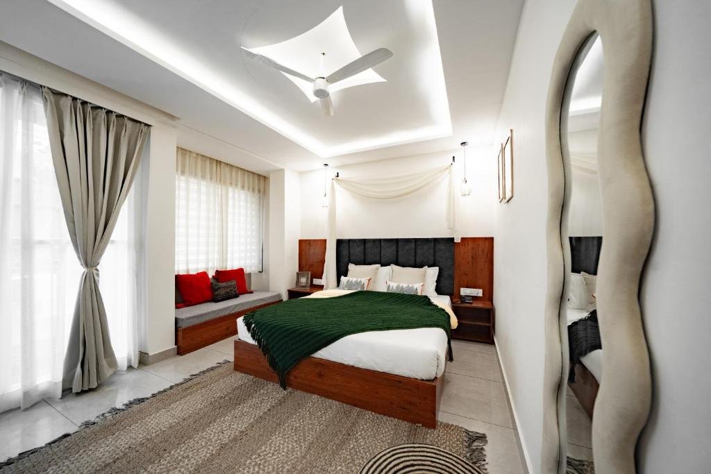 Top Room Picks for Couples, Solo Travelers & Friends at Hummingbird