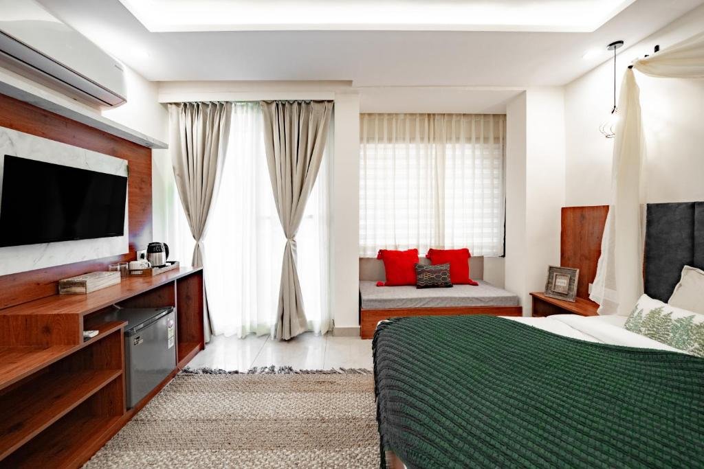 Our Favorite Local Experiences Around the Hotel (That Guests Love!)
