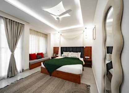 Top Room Picks for Couples, Solo Travelers & Friends at Hummingbird